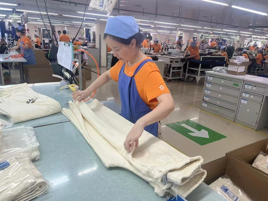QC inspection at the Guangzhou workshop