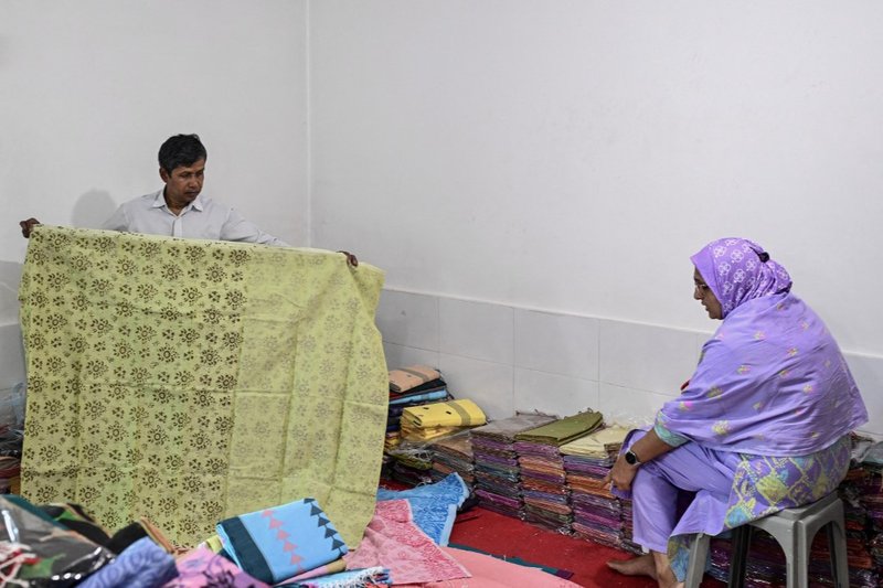 In Bangladesh, Tangail's sari weaving art hangs by a thread