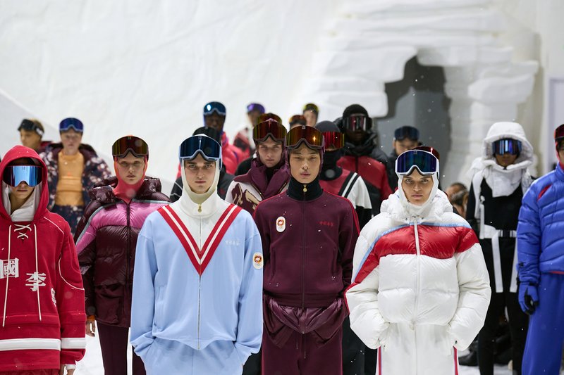 Li-Ning ignites olympic flame in Milan