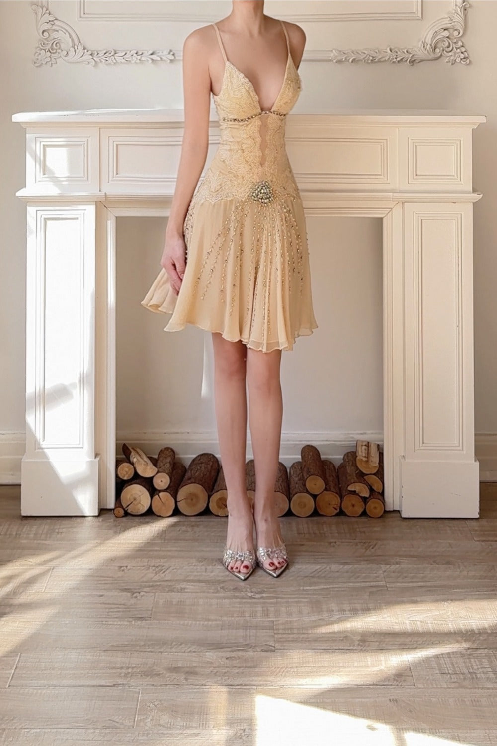 Honey Glow: Mandalay's Pure-Yet-Alluring Lace Vision