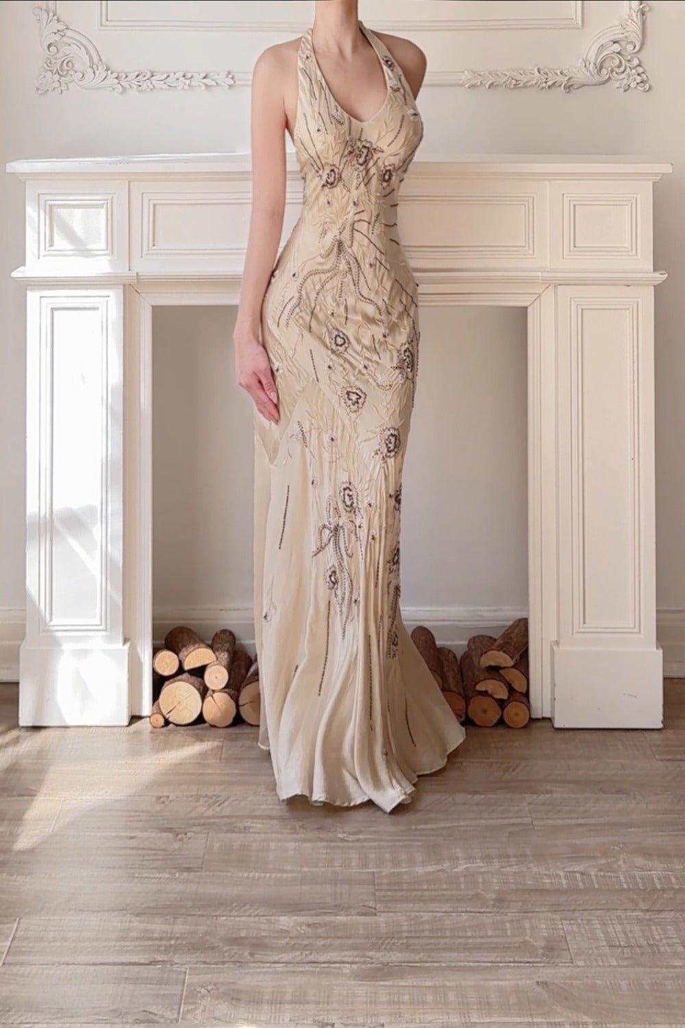Renaissance Rose: Masterpiece-Level Beauty on Silk