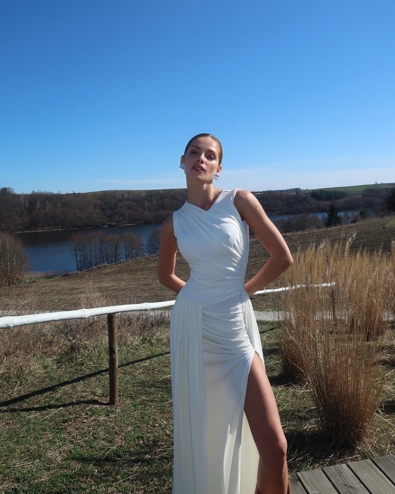 Asymmetric Draped White Maxi Dress H6884