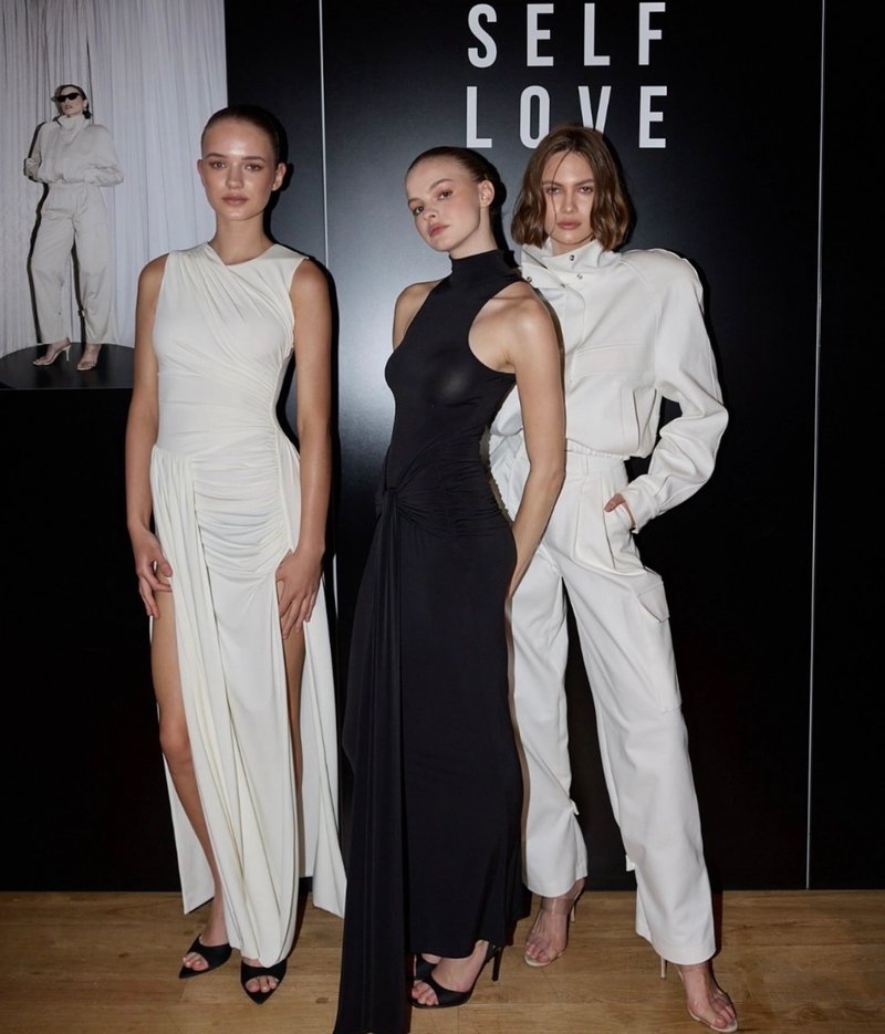 Asymmetric Draped White Maxi Dress H6884