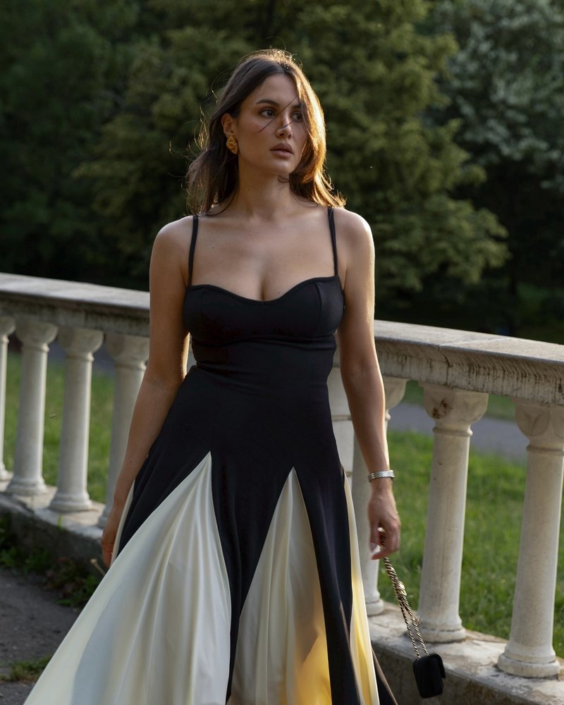 Black and Ivory Split Maxi Dress H6487