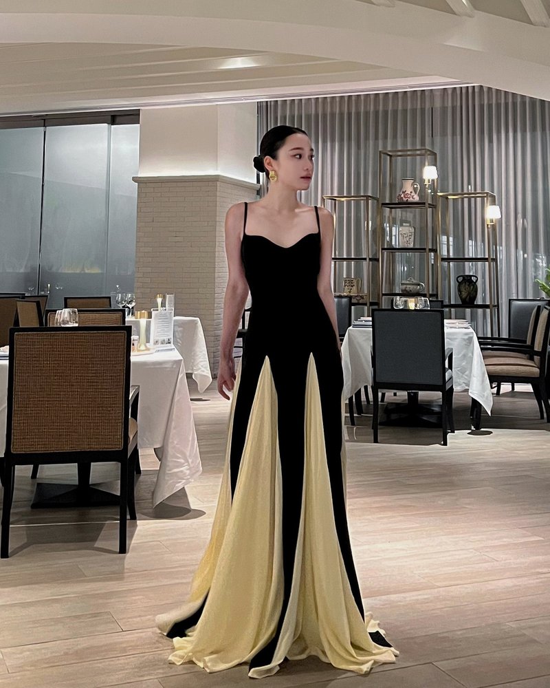 Black and Ivory Split Maxi Dress H6487