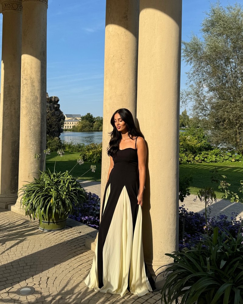 Black and Ivory Split Maxi Dress H6487