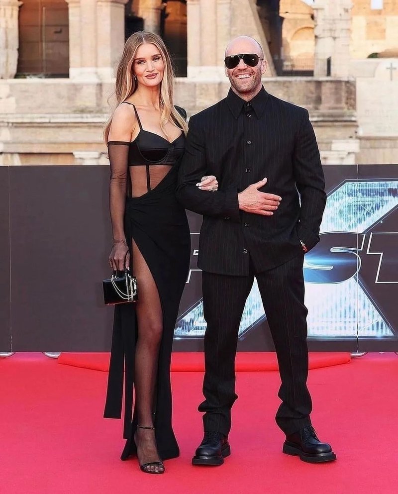 Black Cutout Sheer Sleeve Gown H5962
