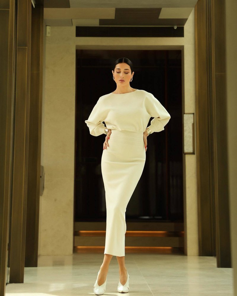 Cream High-Waisted Puff Sleeve Dress H6887