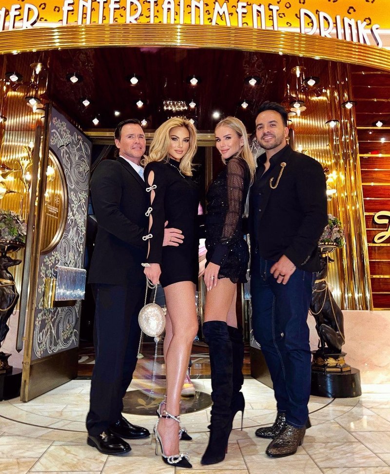 Cutout Sleeve Embellished Bodycon Dress H5716