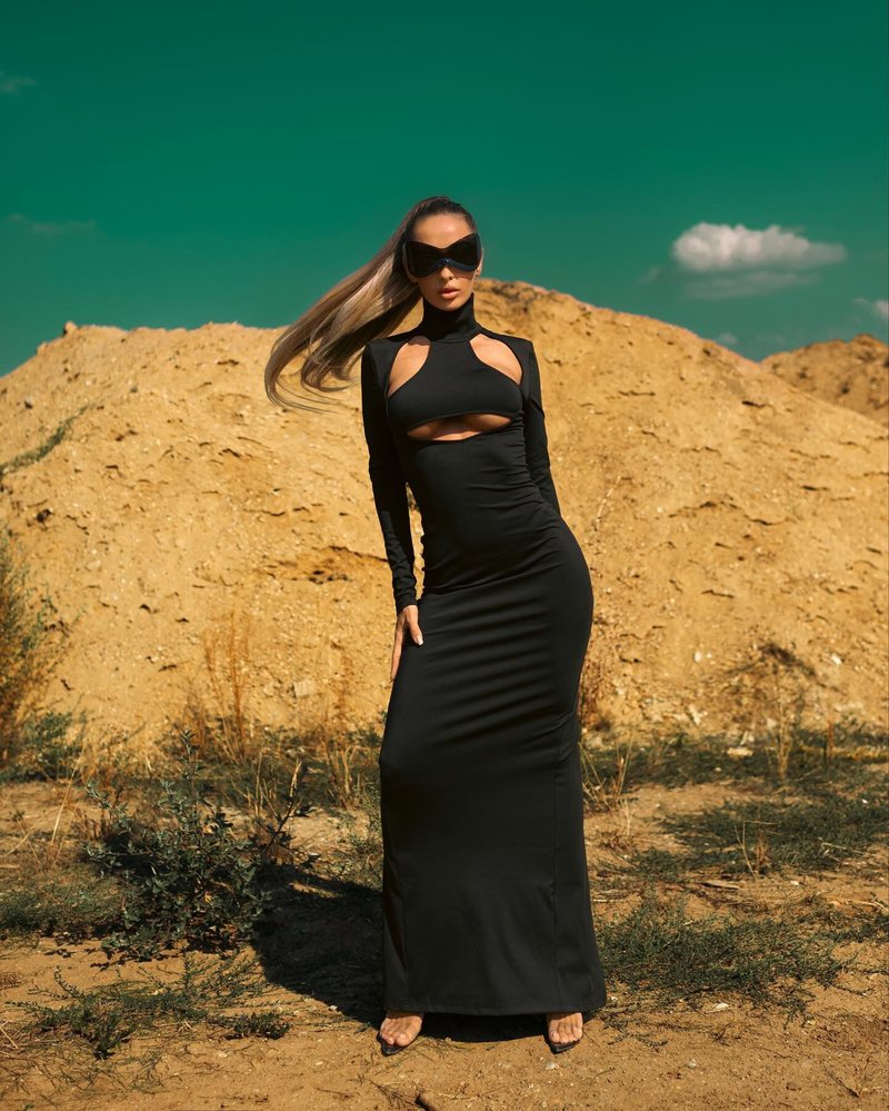 Cutout Turtleneck Bodycon Maxi Dress H6006