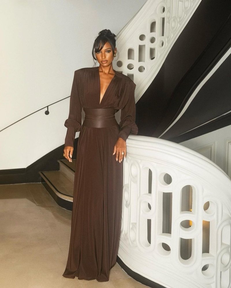 Deep V-Neck Pleated Maxi Dress H6180