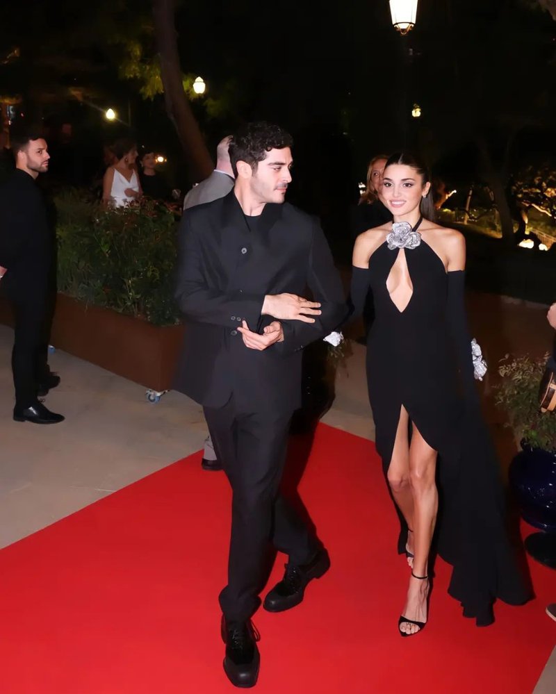 Halter Neck Black Mermaid Gown H6192