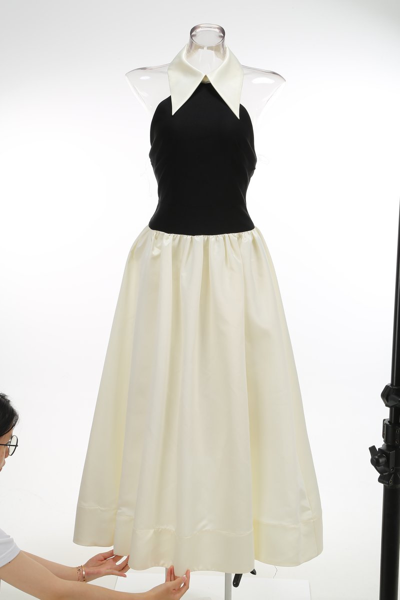Halter Neck Contrast Maxi Dress H6827