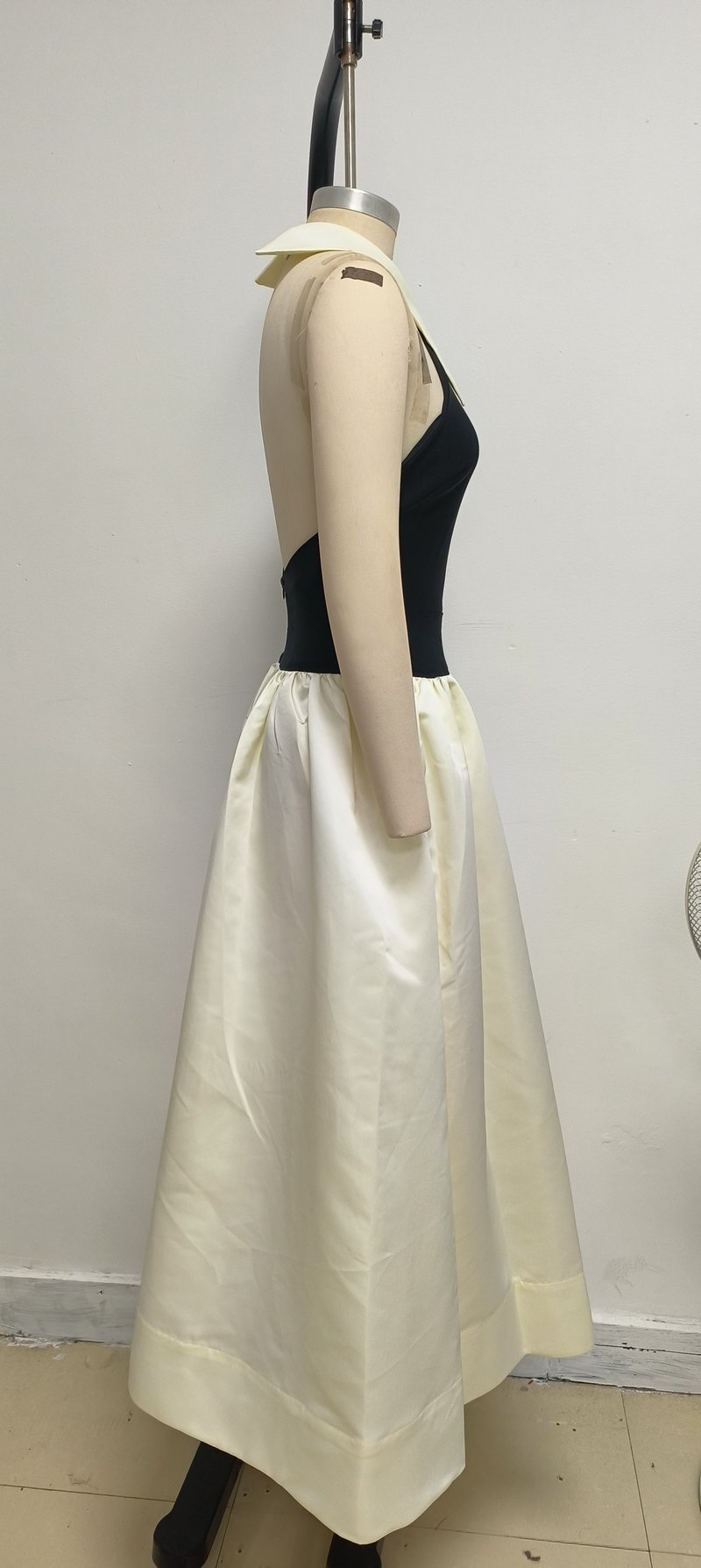 Halter Neck Contrast Maxi Dress H6827