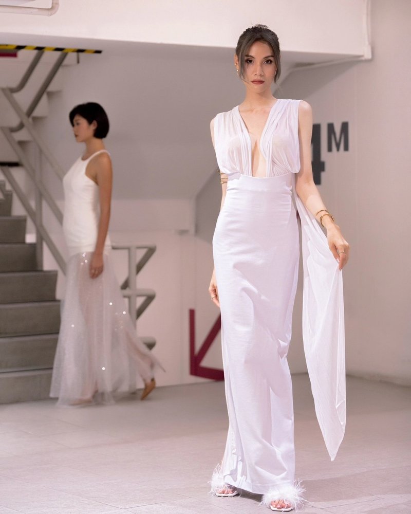 Halter Neck Draped White Maxi Dress H6426