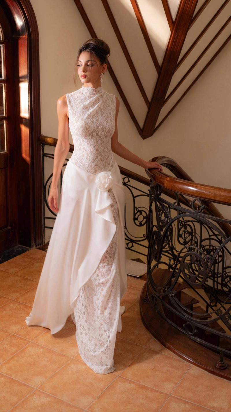High Neck Lace Sheath Wedding Dress H7034
