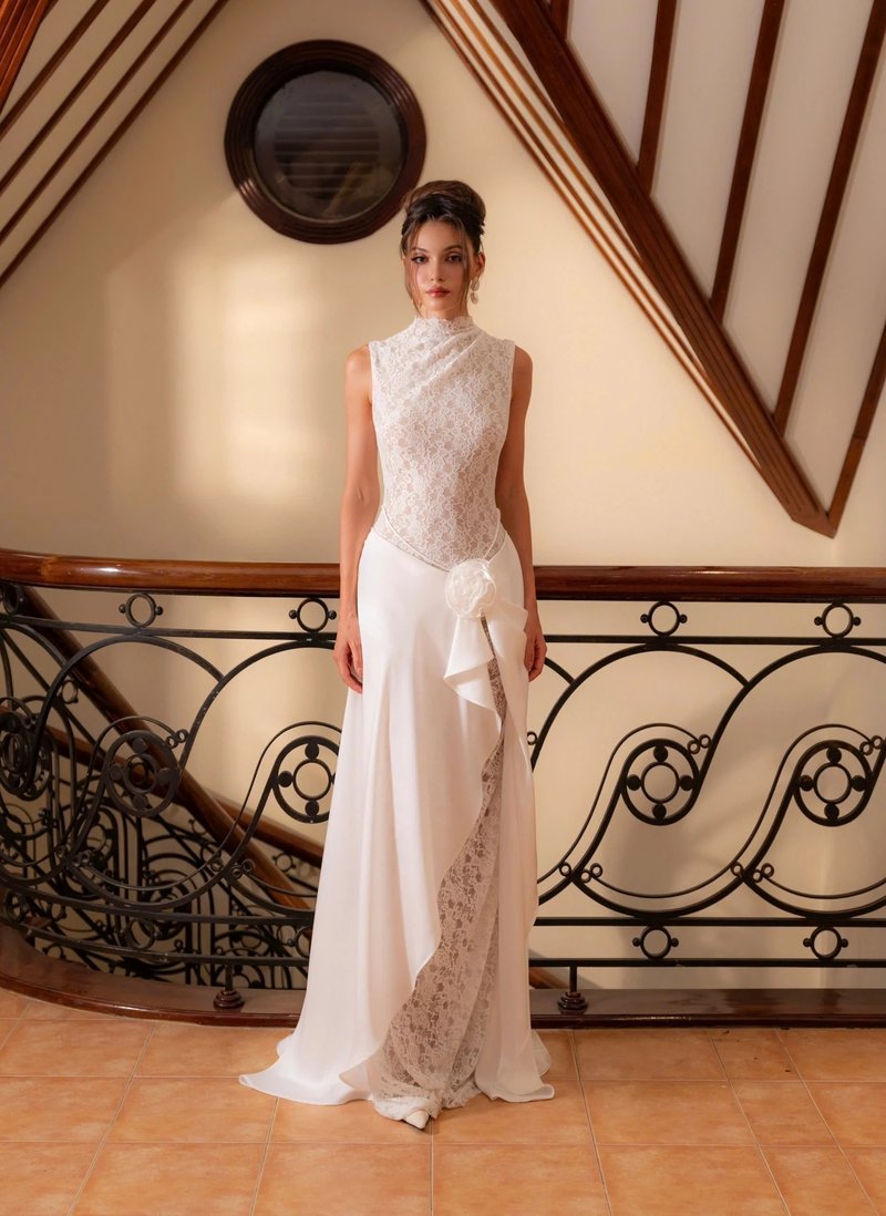 High Neck Lace Sheath Wedding Dress H7034