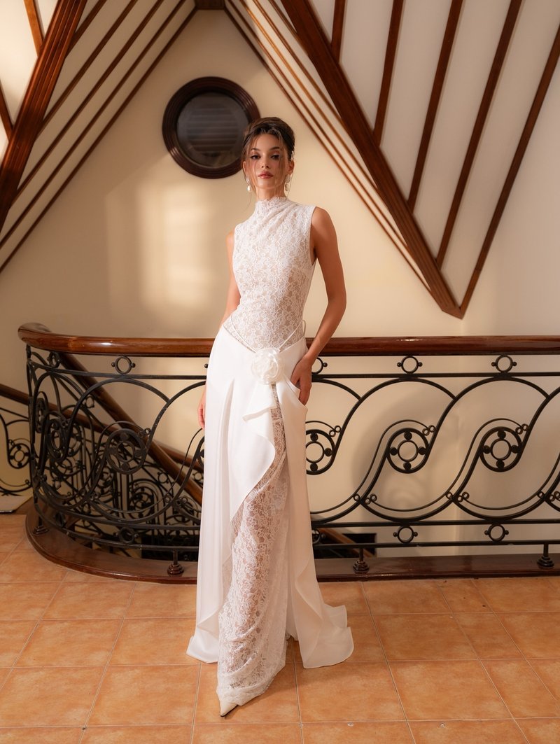 High Neck Lace Sheath Wedding Dress H7034