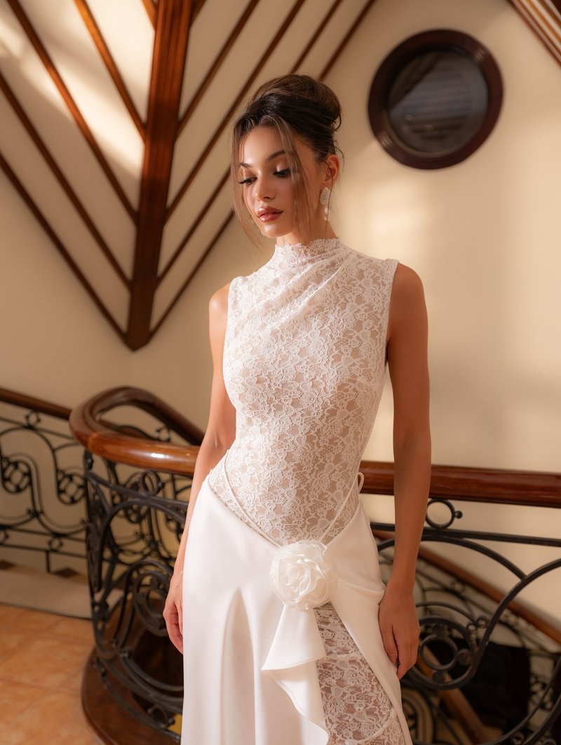 High Neck Lace Sheath Wedding Dress H7034