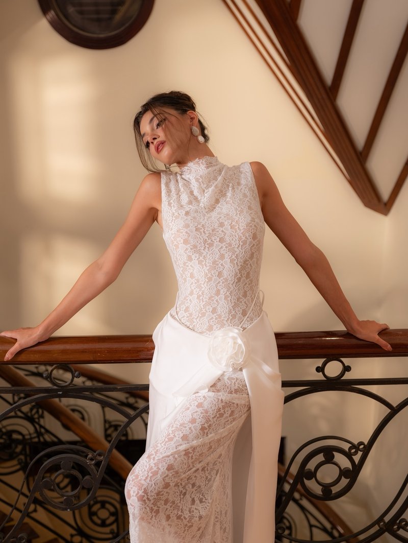 High Neck Lace Sheath Wedding Dress H7034