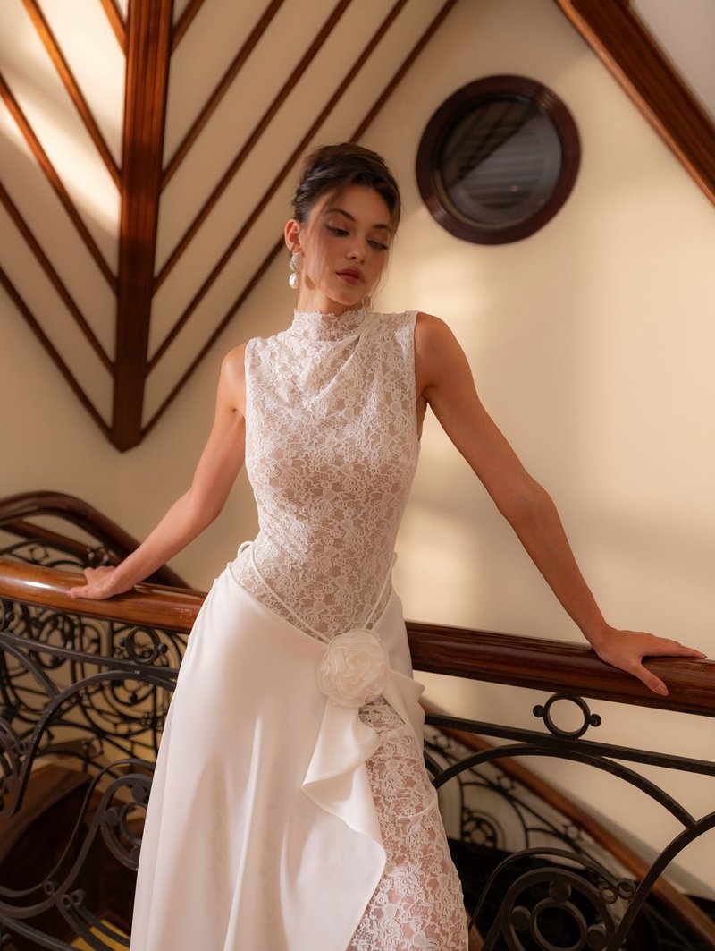 High Neck Lace Sheath Wedding Dress H7034