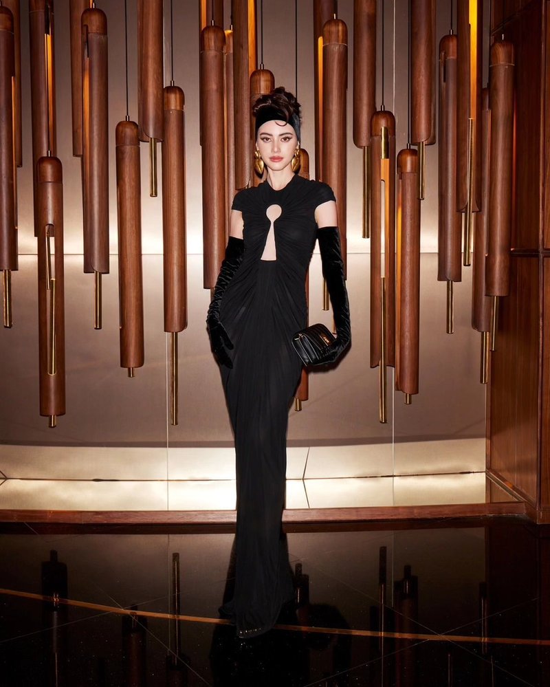 Keyhole Cutout Black Velvet Gown H6444