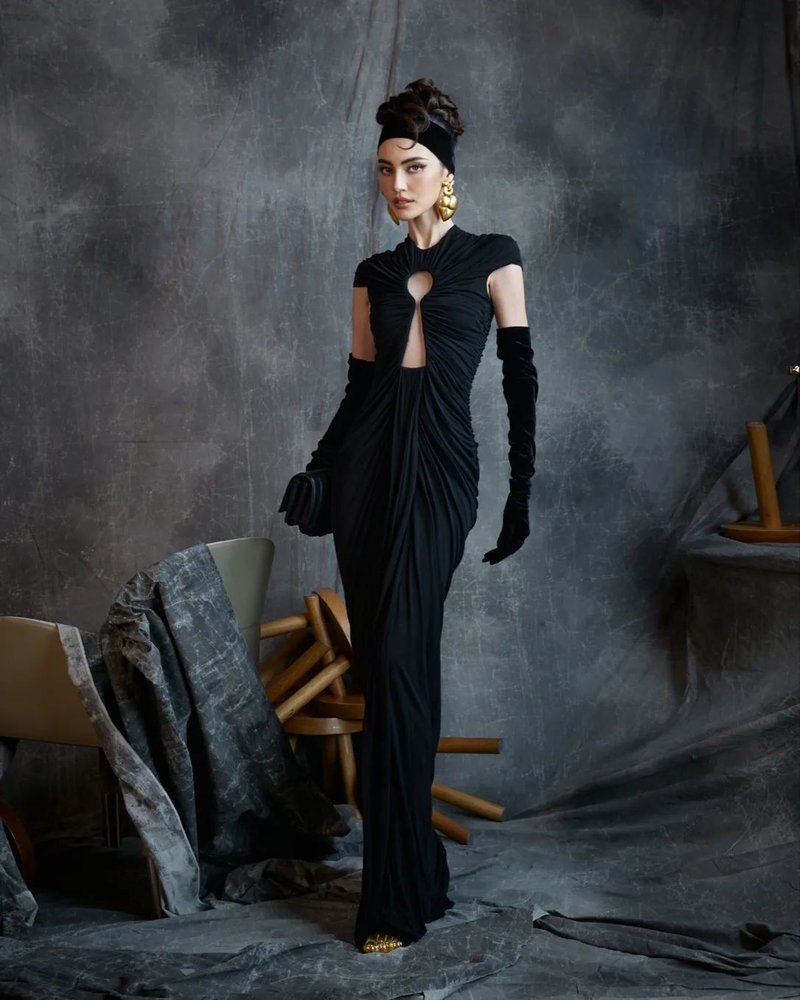 Keyhole Cutout Black Velvet Gown H6444