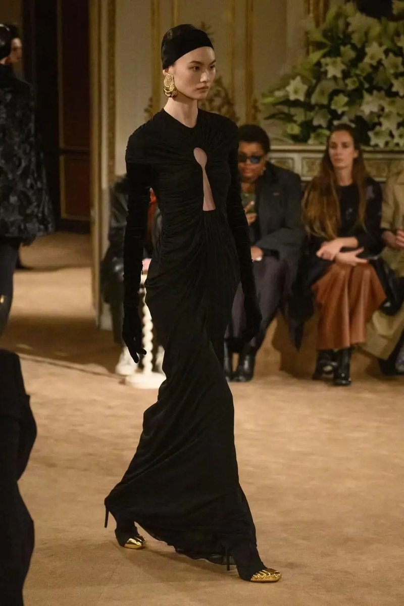 Keyhole Cutout Black Velvet Gown H6444