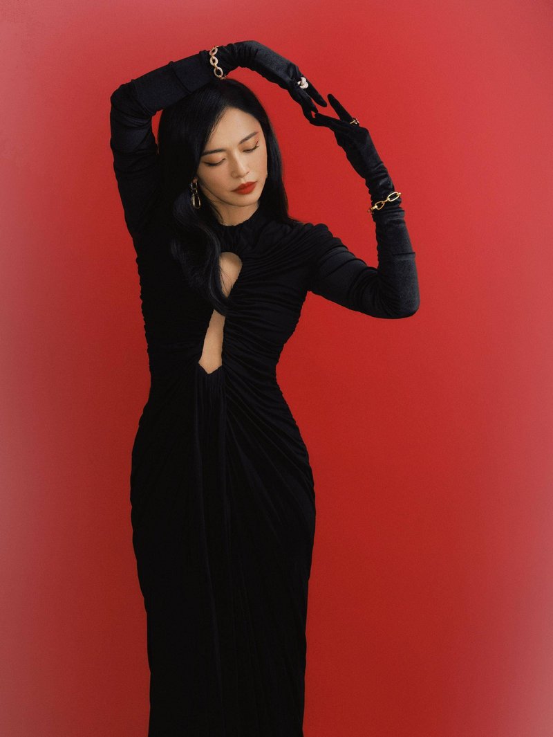 Keyhole Cutout Black Velvet Gown H6444