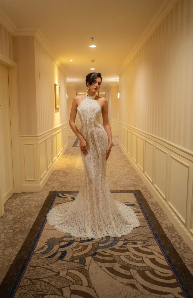 Lace Halter Neck Mermaid Wedding Gown H6842