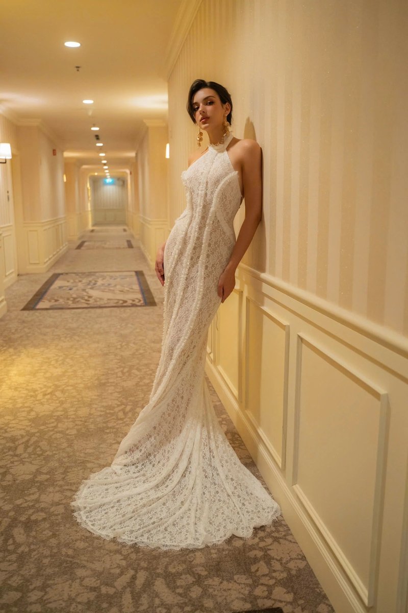 Lace Halter Neck Mermaid Wedding Gown H6842