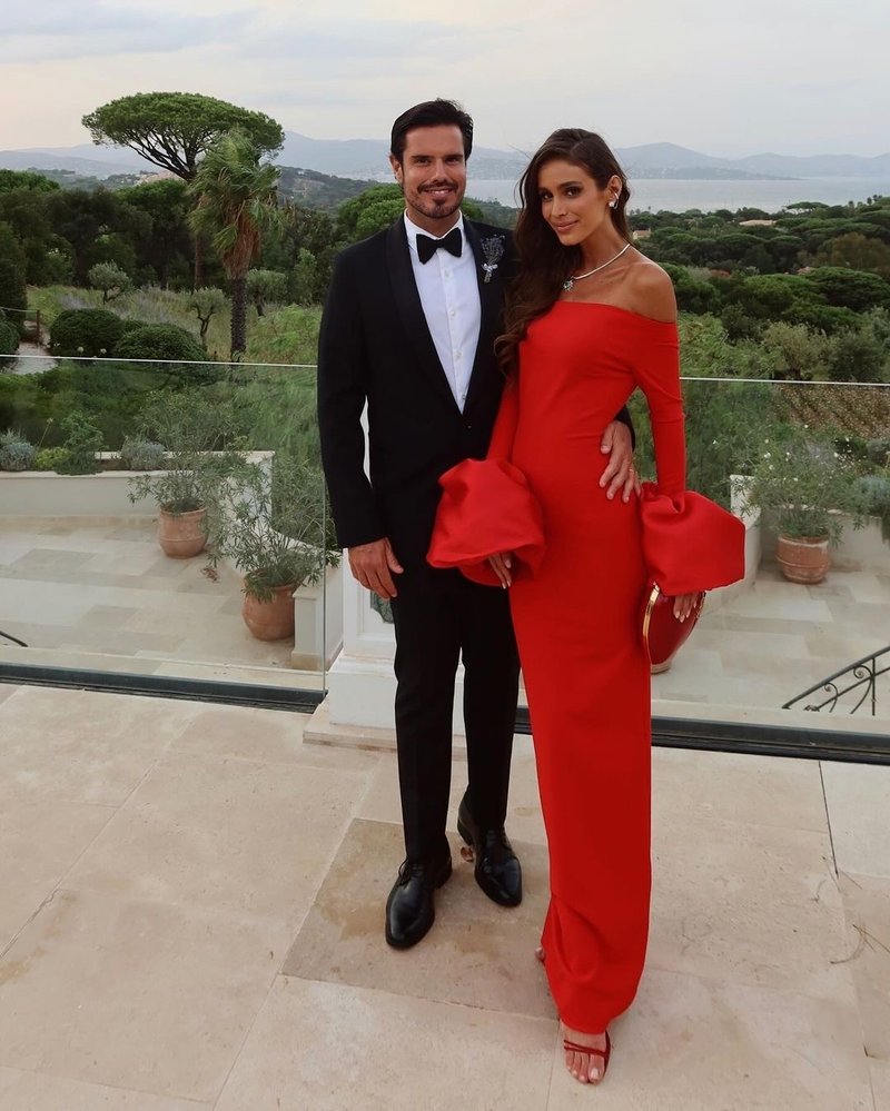 Off Shoulder Bell Sleeve Red Gown H6511