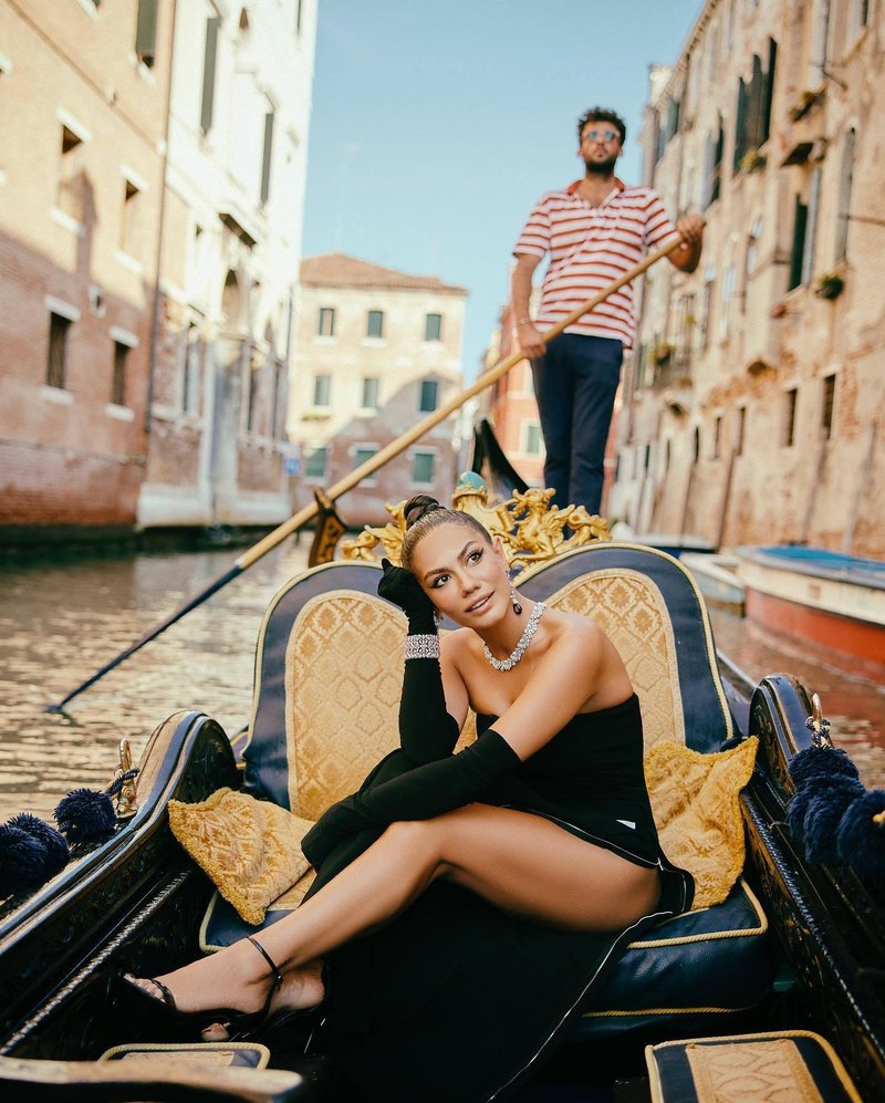 Off-Shoulder Black Maxi Dress H6190