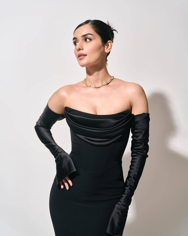 Off-Shoulder Cowl Neck Mermaid Gown H6692