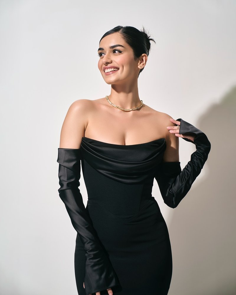 Off-Shoulder Cowl Neck Mermaid Gown H6692