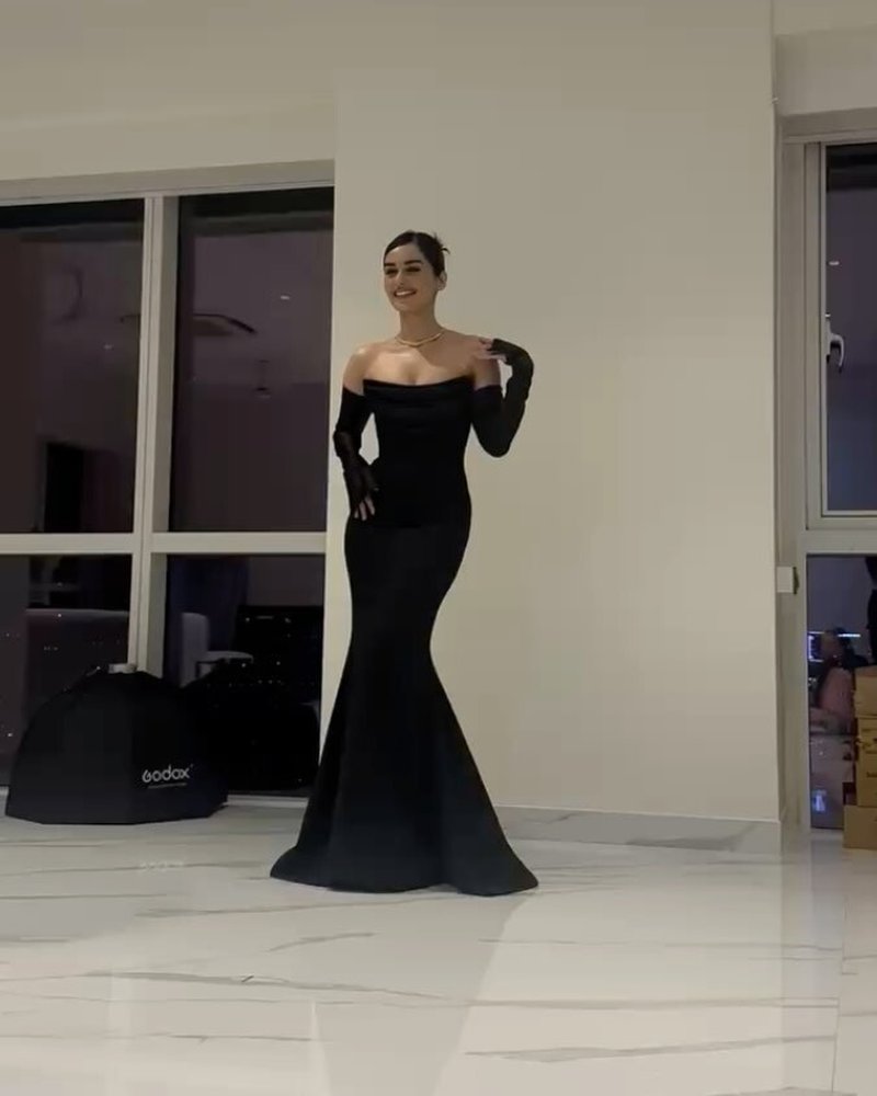 Off-Shoulder Cowl Neck Mermaid Gown H6692