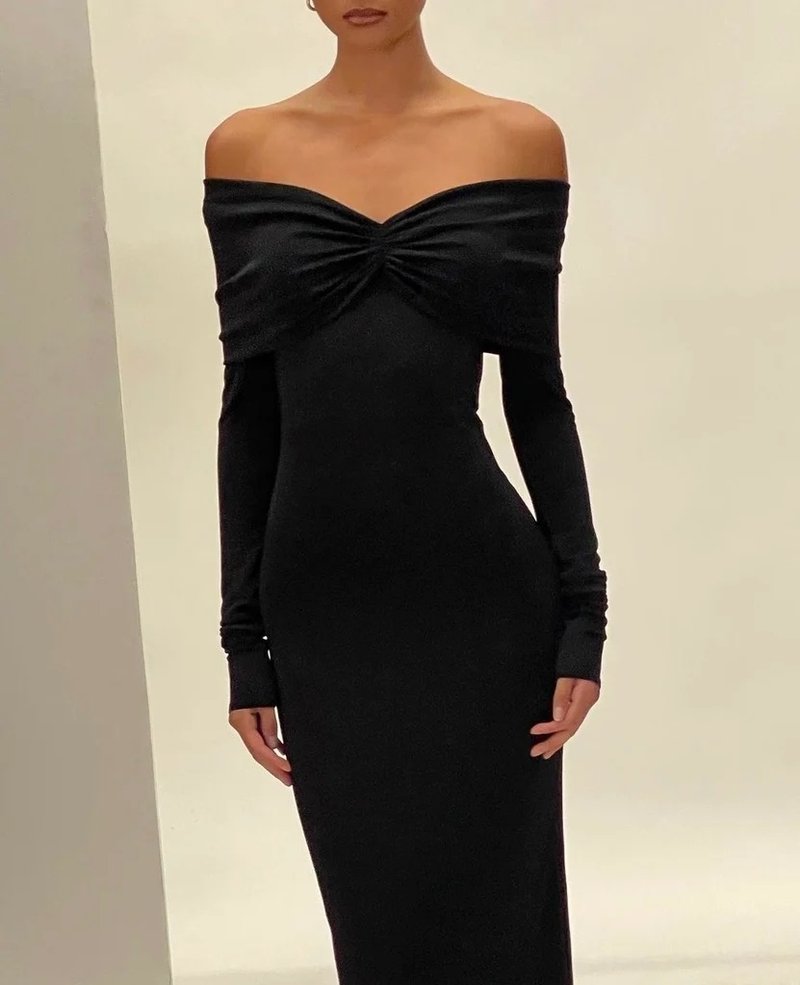 Off-Shoulder Pleated Long Sleeve Dress H6167