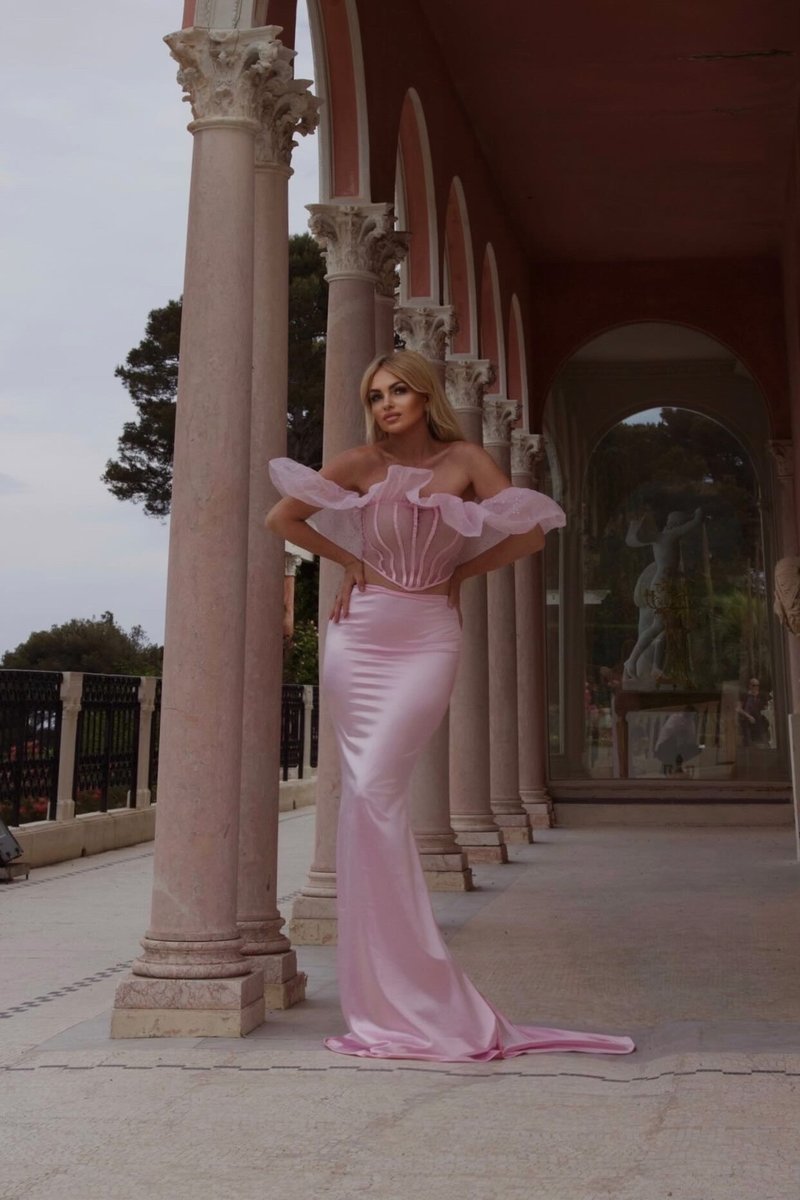 Off-Shoulder Ruffle Pink Mermaid Gown H5714