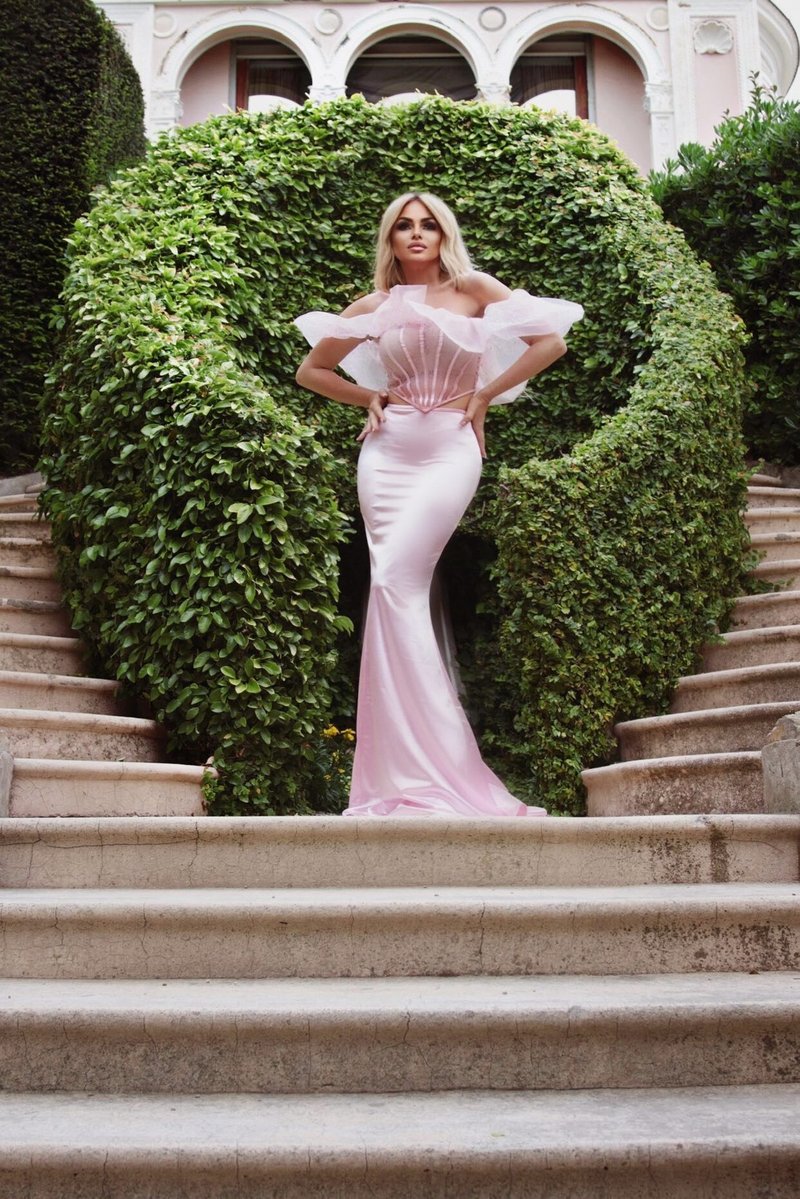 Off-Shoulder Ruffle Pink Mermaid Gown H5714