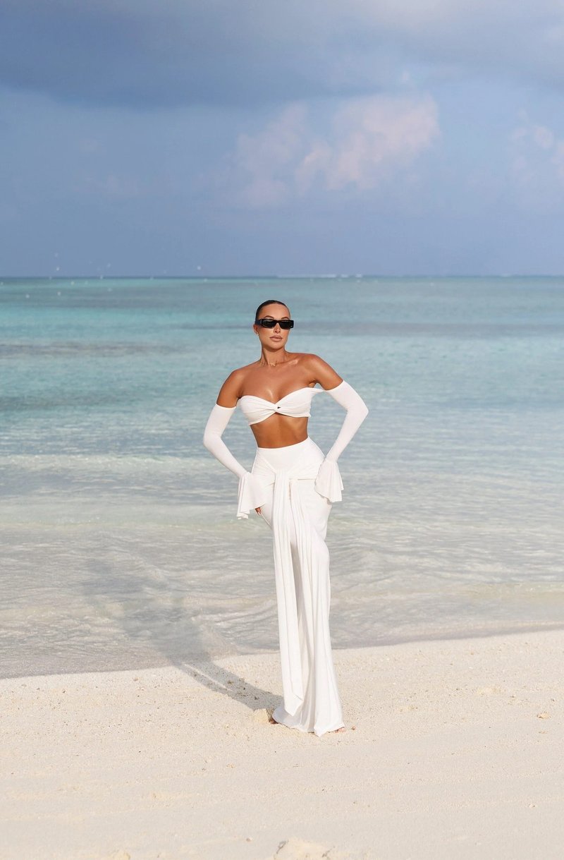 Off Shoulder White Maxi Dress H6899