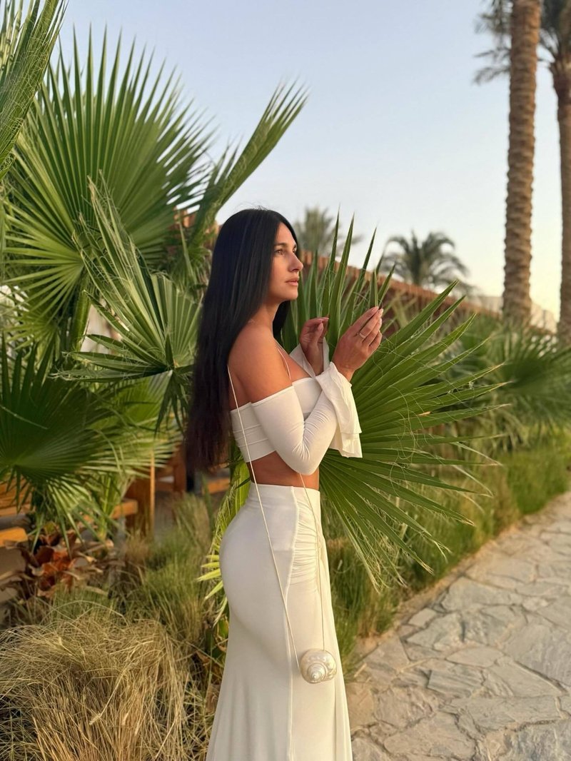 Off Shoulder White Maxi Dress H6899