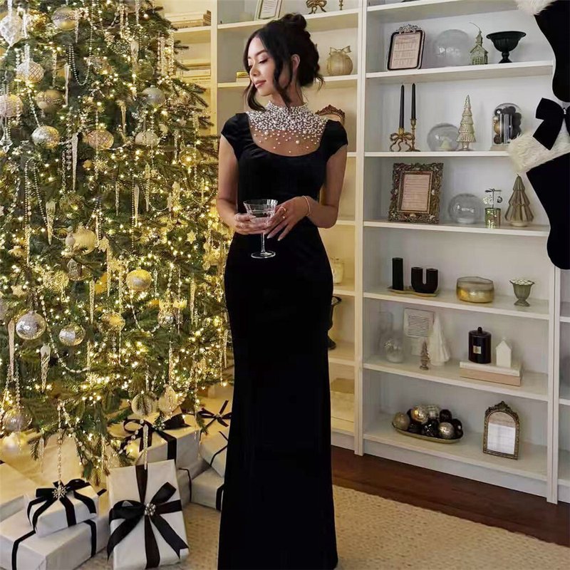Pearl Embellished Black Velvet Gown H6798