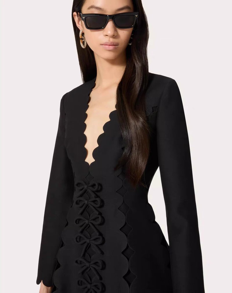Scallop Lace-Up Black Midi Dress H6494