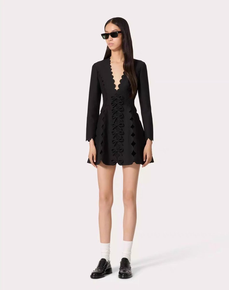 Scallop Lace-Up Black Midi Dress H6494