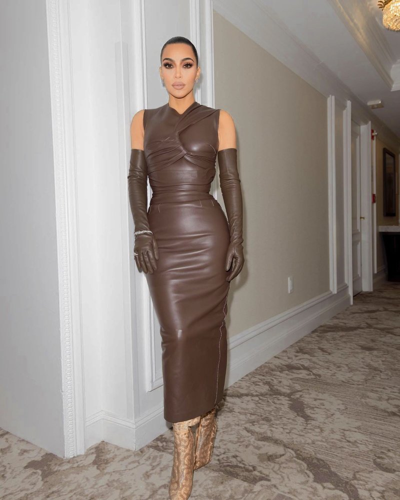 Sleek Brown Leather Sleeveless Dress H4567