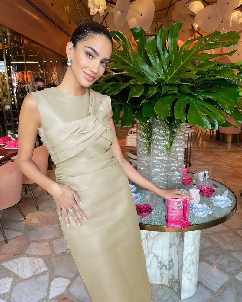 Sleek Brown Leather Sleeveless Dress H4567