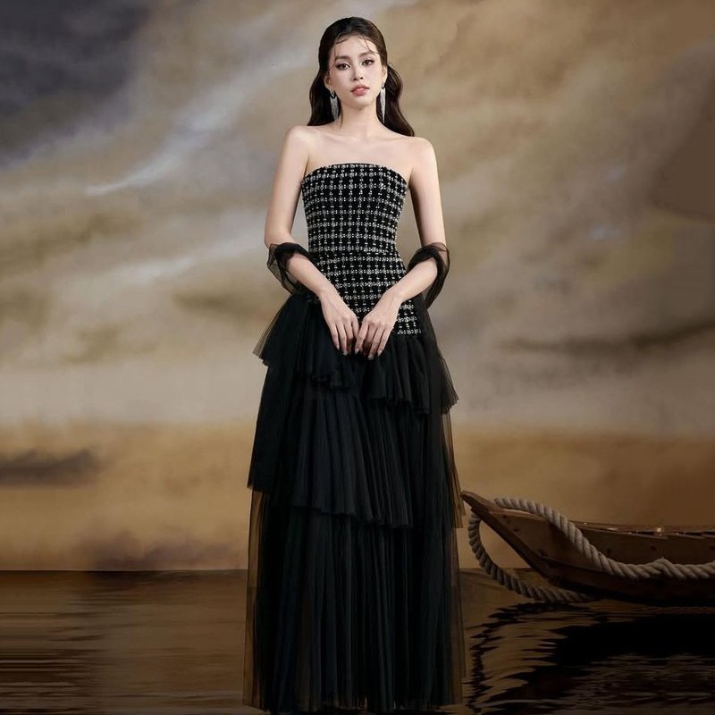Strapless Embellished Tiered Tulle Gown H6649