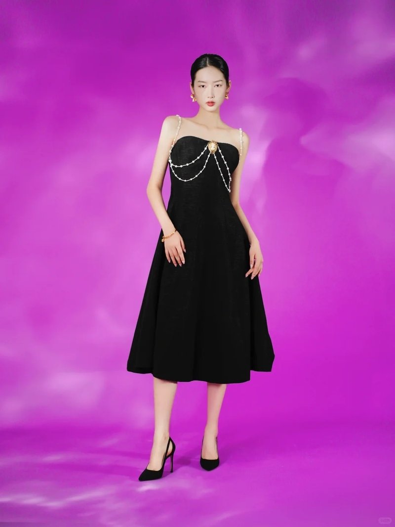 Strapless Pearl Chain Black Gown H7007