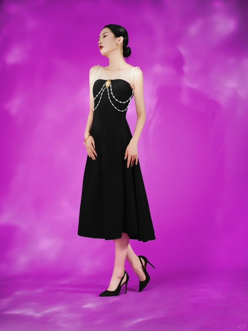 Strapless Pearl Chain Black Gown H7007
