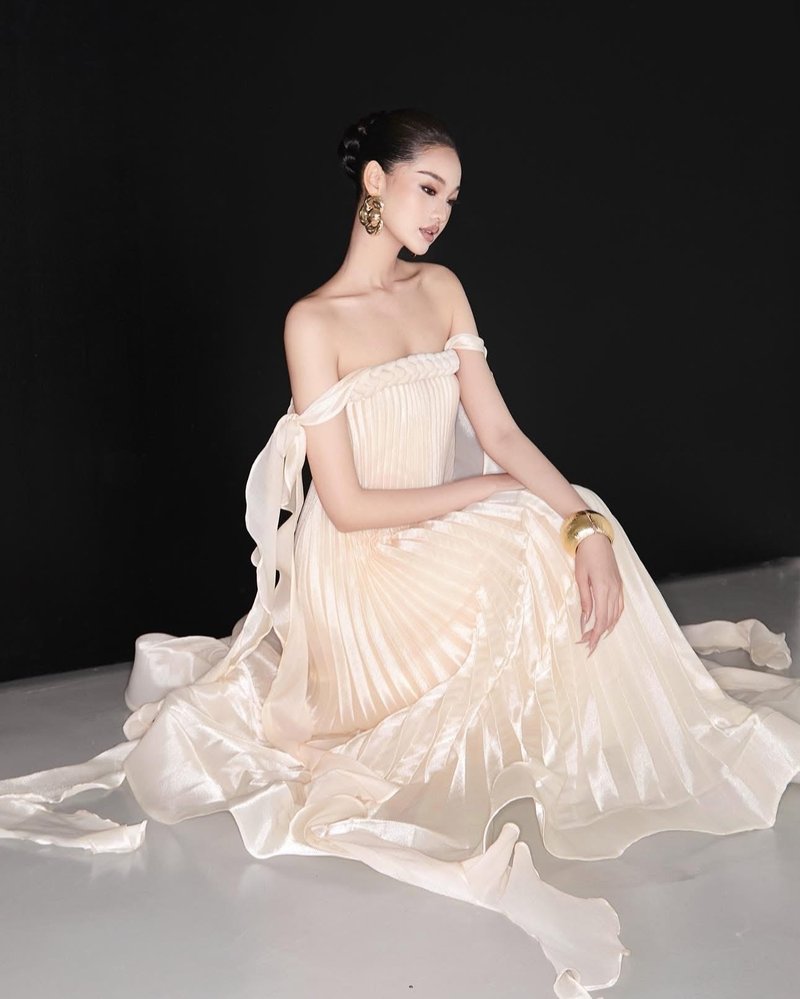 Strapless Pleated Satin Gown with Draped Ribbon H7104